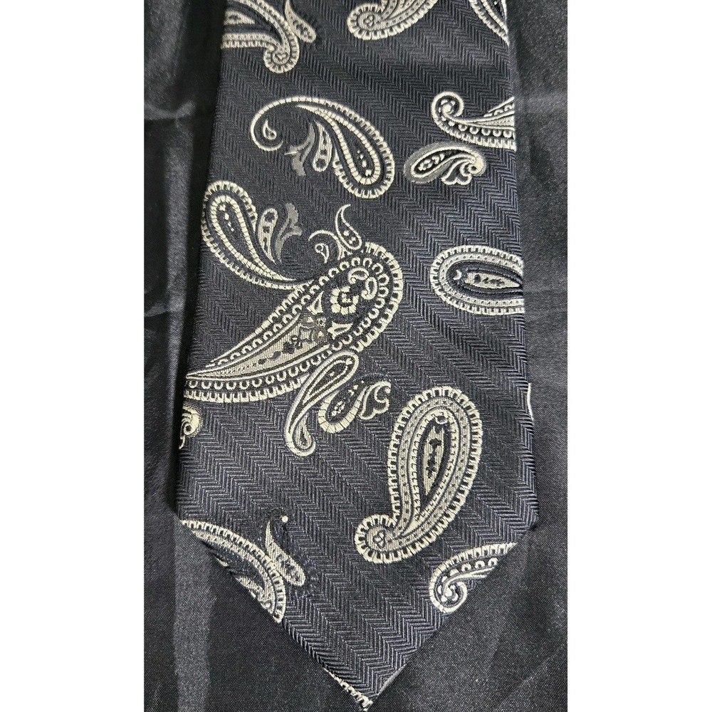 Jos A Bank Charcoal Gray Paisley Neck Tie 100% Silk Necktie